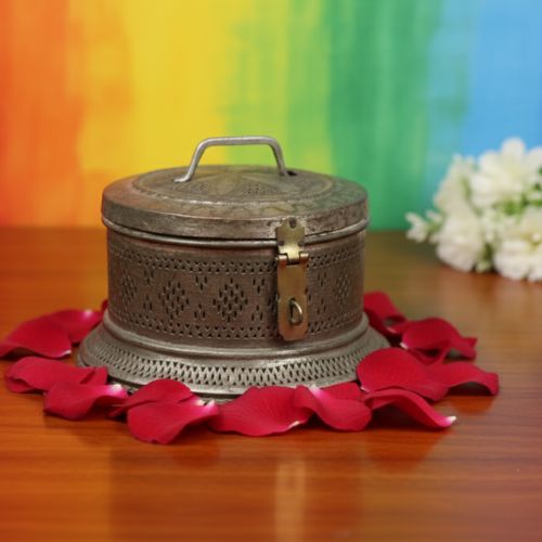 Vintage Handcrafted Copper Paan Daan | Vintage Betel Nut Storage Box with Hinged Lid