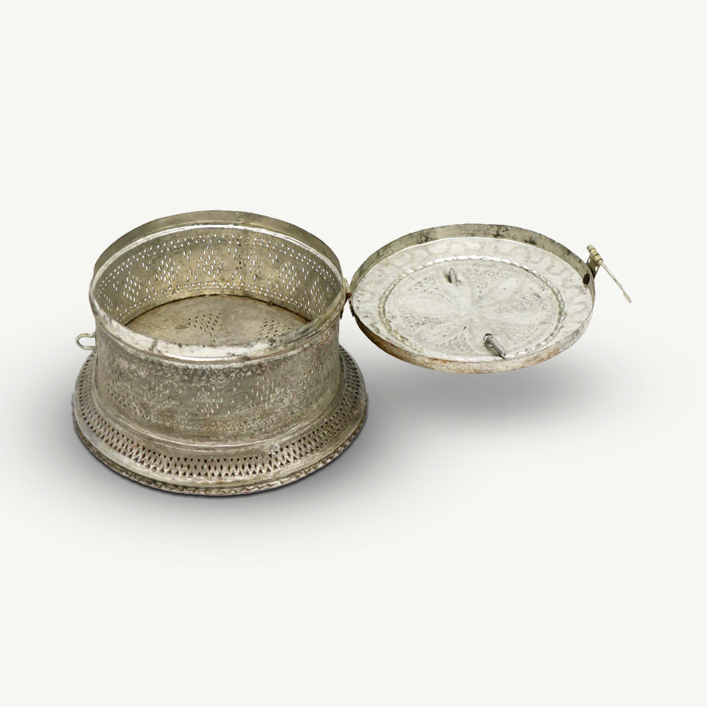 Vintage Handcrafted Copper Paan Daan | Vintage Betel Nut Storage Box with Hinged Lid