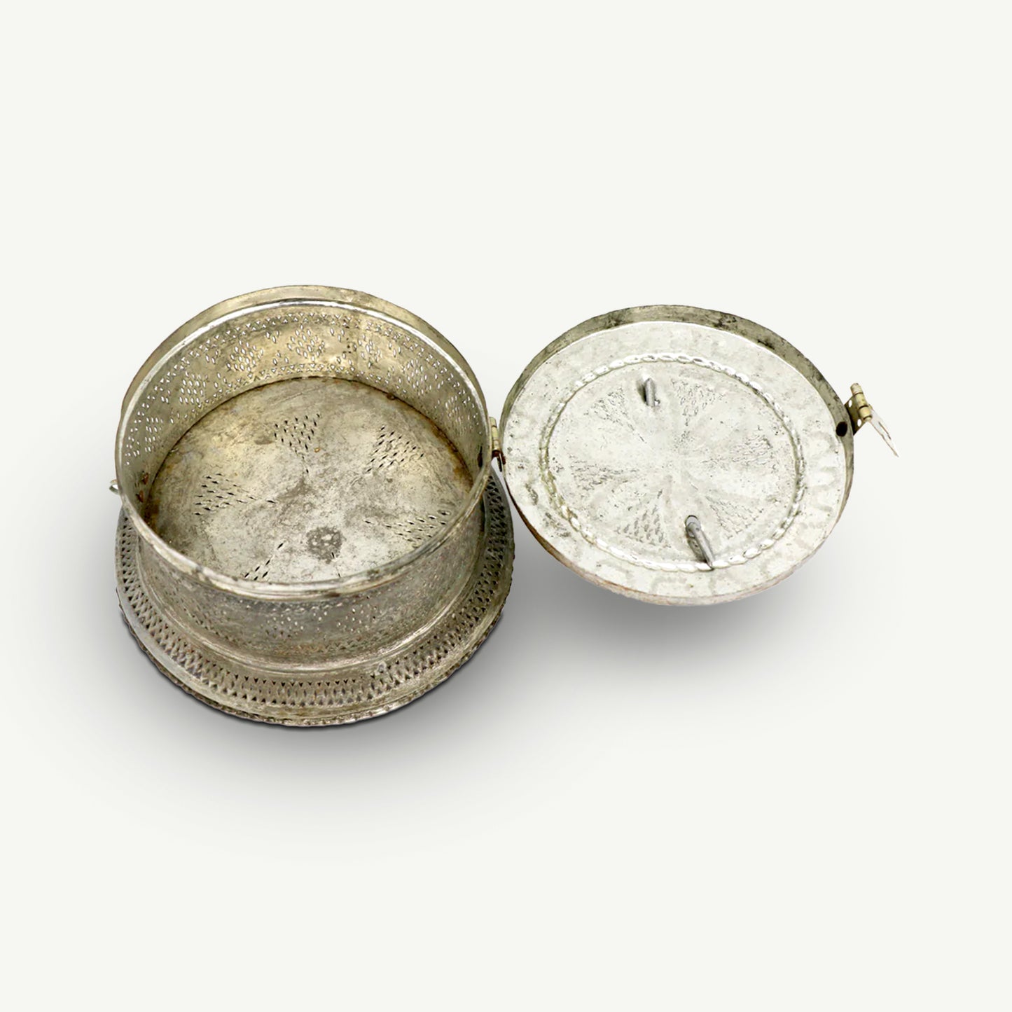 Vintage Handcrafted Copper Paan Daan | Vintage Betel Nut Storage Box with Hinged Lid